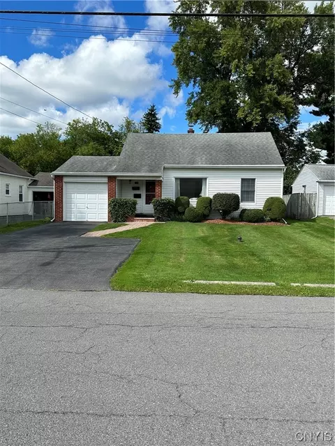 228 Leonard St, Salina, NY 13211