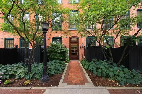 429 N Franklin St #504, Syracuse, NY 13204