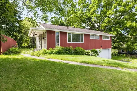 414 Thayer St, Syracuse, NY 13210