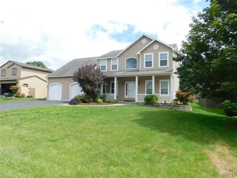 8814 Wedgefield Ln, Cicero, NY 13039