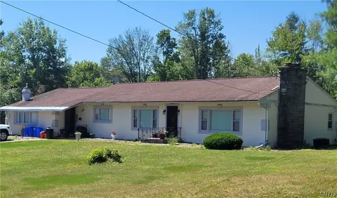 4 Ty Pl, Utica, NY 13501