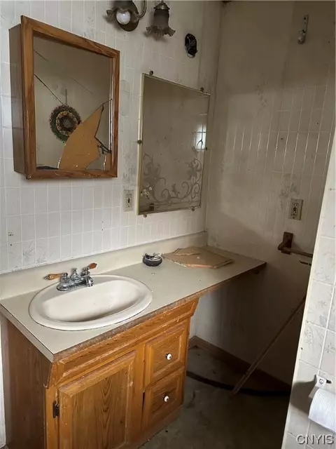 645 Burlington St, Watertown, NY 13601 - Movoto