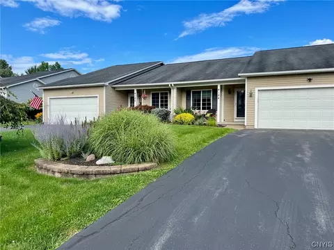 4184 Mistral Cir, Liverpool, NY 13090