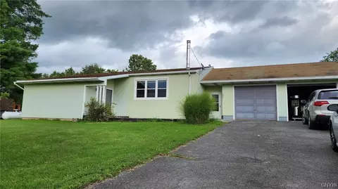 86 Kline Rd, Schroeppel, NY 13132
