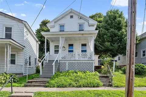 39 Mcwhorter St, Oswego, NY 13126