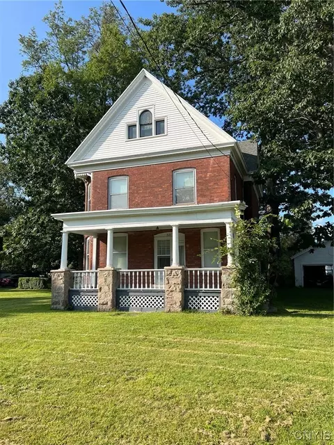 821 Herkimer Rd, Utica, NY 13502