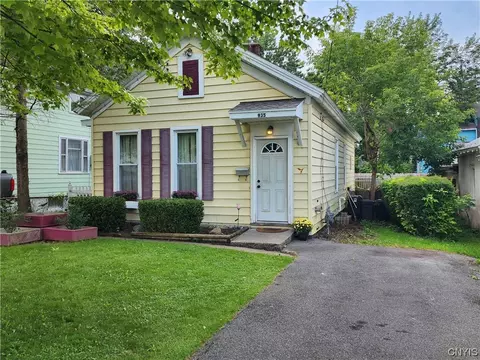 935 Kirkpatrick St, Syracuse, NY 13208