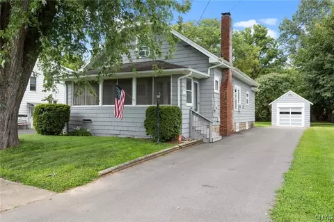 112 Palmer Dr, Syracuse, NY 13212