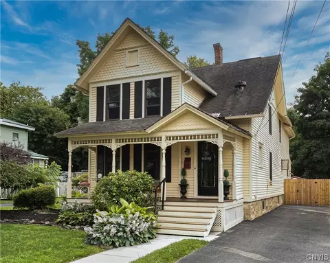 28 Hamilton Ave, Auburn, NY 13021