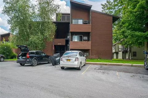705 Idlewood Blvd, Van Buren, NY 13027