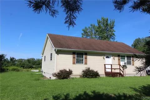 5711 Fikes Rd, Memphis, NY 13112