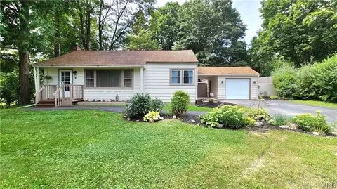 101 Mcclennan Dr, Fayetteville, NY 13066