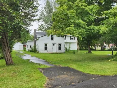 19 Rochester St, Hannibal, NY 13074