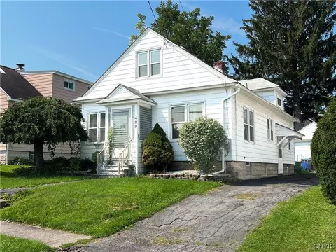 489 Pleasantview Ave, Salina, NY 13208