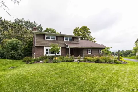7647 Northfield Ln, Manlius, NY 13104