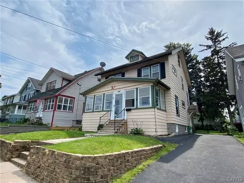 813 Darlington Rd, Syracuse, NY 13208
