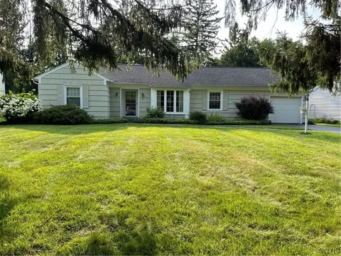 35 Ely Dr, Fayetteville, NY 13066