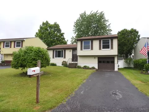 3863 Pintail Path, Clay, NY 13090