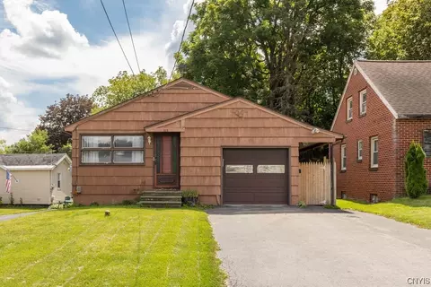 105 Corey Rd E, Geddes, NY 13219