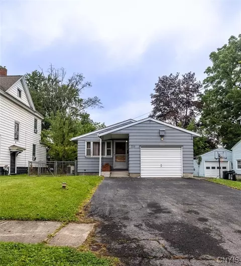 216 W Heman St, East Syracuse, NY 13057