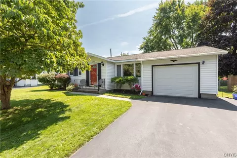 4256 Vega Crse, Liverpool, NY 13090
