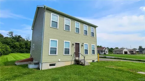 143 Woodsedge Dr, Lansing, NY 14882