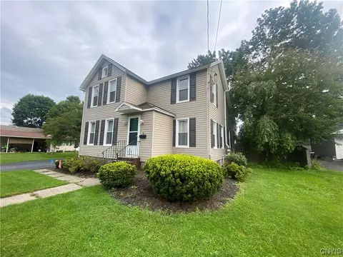 22 Hockeborne Ave, Auburn, NY 13021