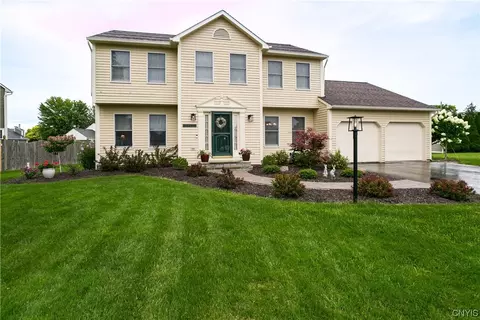 5815 Calico Cir, East Syracuse, NY 13057