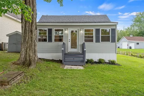 128 Commane Rd W, Van Buren, NY 13027