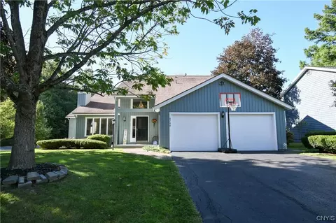 8768 Columbine Cir, Lysander, NY 13027