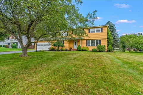 4484 Waltham Dr, Manlius, NY 13104