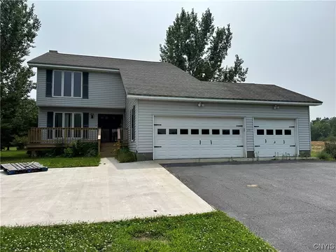 231 Caster Rd, Sandy Creek, NY 13145