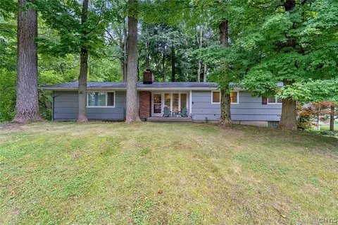 123 Windcrest Dr, Camillus, NY 13031