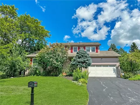 7842 Karakul Ln, Fayetteville, NY 13066