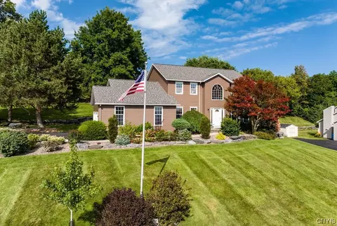 6111 Thunderhead Ln, Jamesville, NY 13078