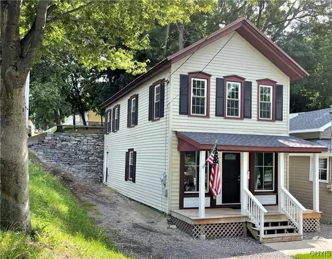 111 Mill St, Fayetteville, NY 13066