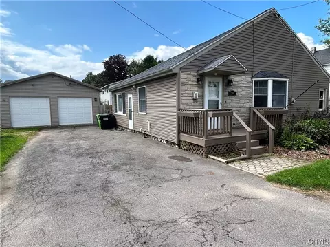 126 Exeter Ave, Salina, NY 13088