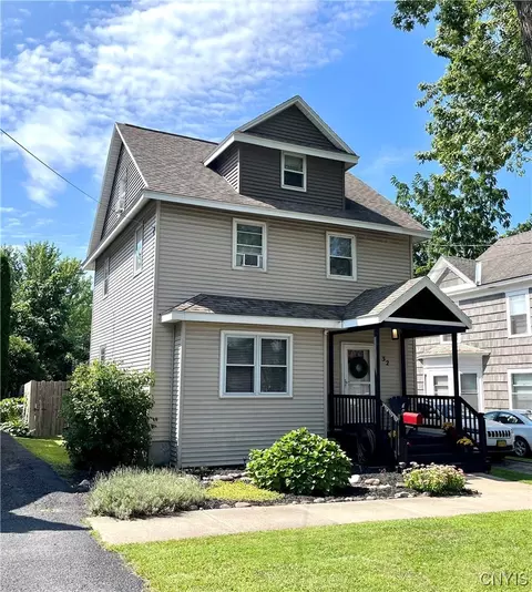 32 S 3rd St, Fulton, NY 13069