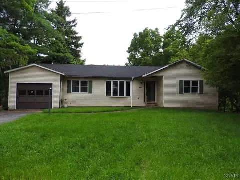 4268 Henderson Pl, Onondaga, NY 13219