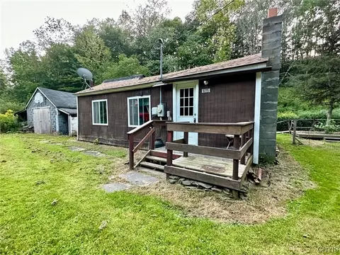 5775 Haights Gulf Rd, Cortland, NY 13045