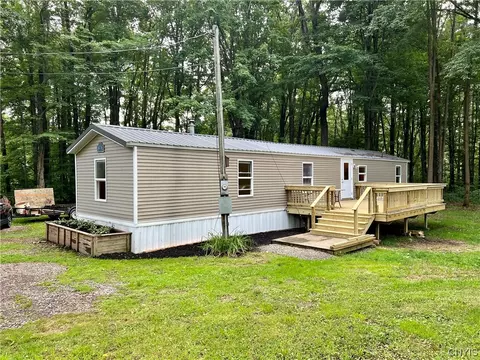 32 Risley Dr, Mexico, NY 13114