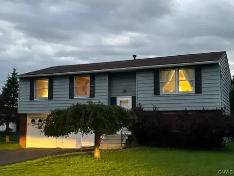 5071 Clifton Dr, Clay, NY 13212
