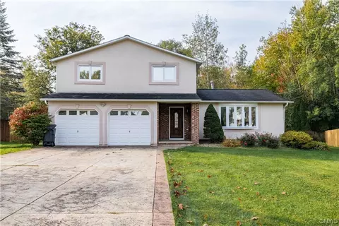 7733 Lisa Ln, Syracuse, NY 13212