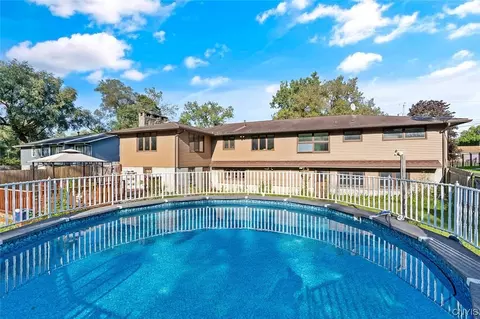 6228 Harrington Dr, Syracuse, NY 13212