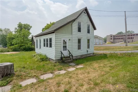 209 Lakeview Dr, Brownville, NY 13624