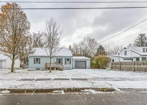 837 W Circle Dr, Vestal, NY 13850