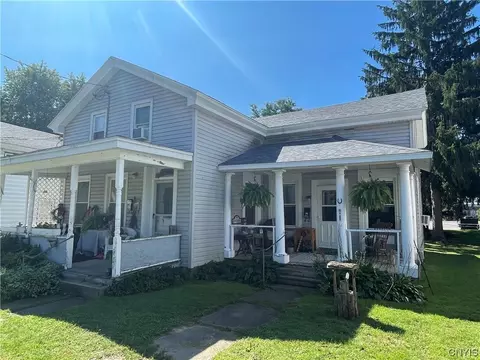 19 Park St, Pulaski, NY 13142