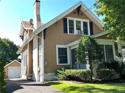 504 Seeley Rd, Syracuse, NY 13224