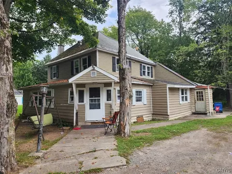 1804 Vienna Rd, Vienna, NY 13157