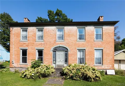 10 W Main St, Smyrna, NY 13464